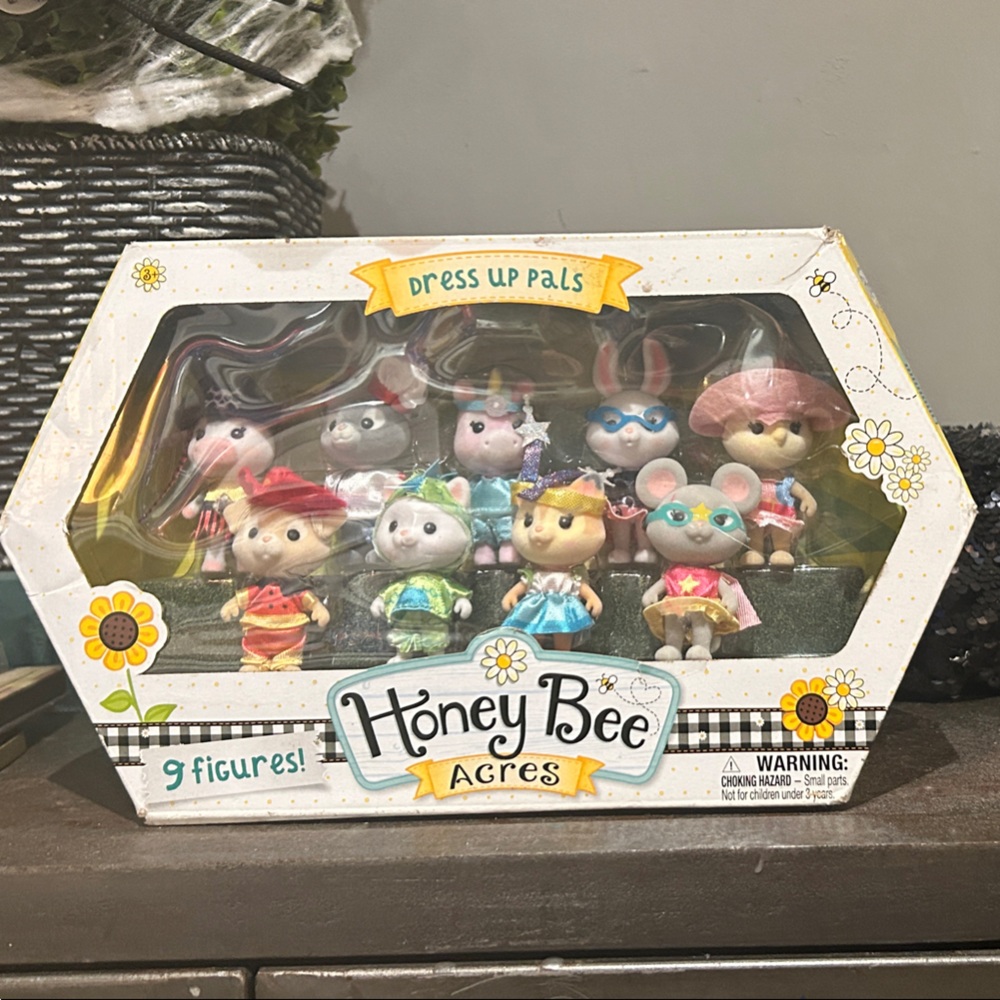 HoneyBee Gardens Colorful Animal Friends Set